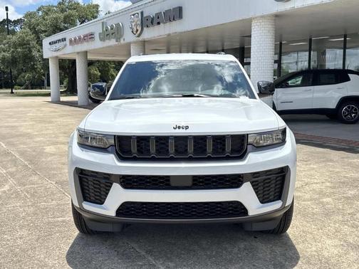 Bright White Clearcoat 2026 Jeep Grand Cherokee L Laredo