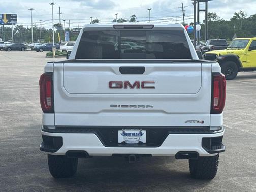 2021 GMC Sierra 1500 AT4