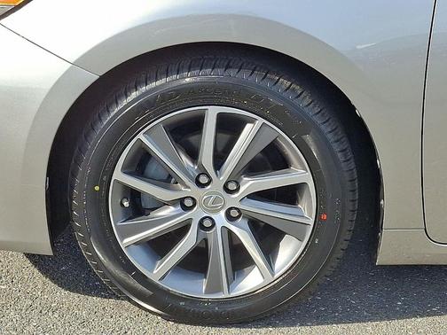 2018 Lexus ES 300h Base