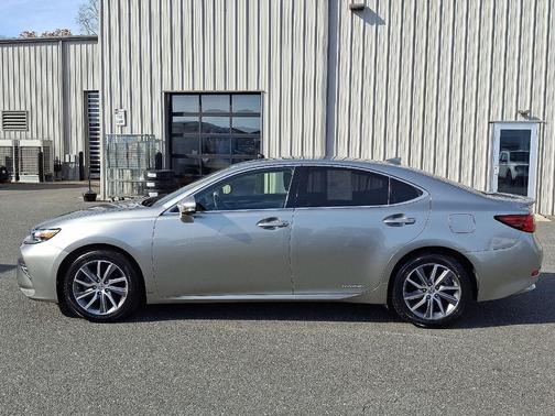 2018 Lexus ES 300h Base