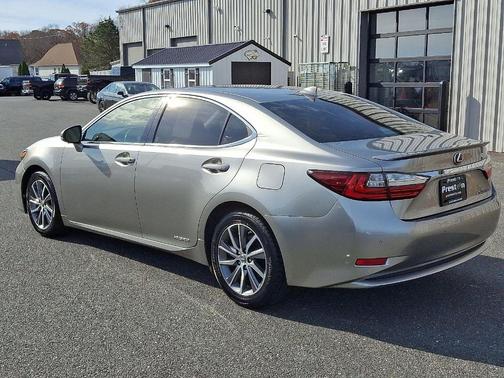2018 Lexus ES 300h Base