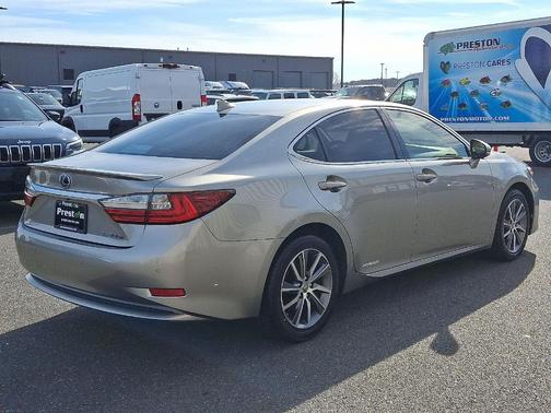 2018 Lexus ES 300h Base