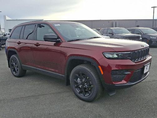 2025 Jeep Grand Cherokee Laredo