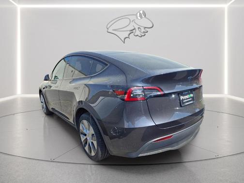Stealth Gray 2024 Tesla Model Y Long Range