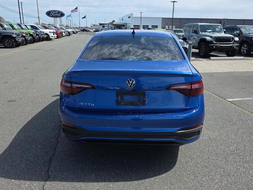 Rising Blue Metallic 2024 Volkswagen Jetta 1.5T Sport