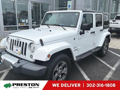 Bright White Clearcoat 2018 Jeep Wrangler JK Unlimited Sahara