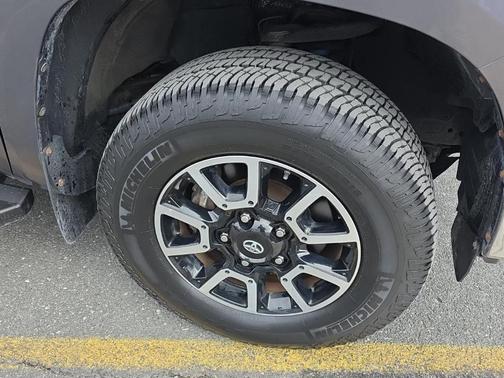 2018 Toyota Tundra SR5