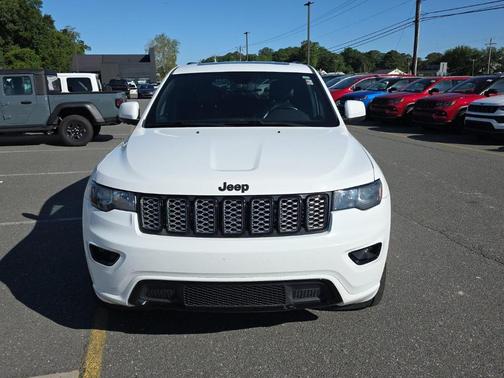 Bright White Clearcoat 2018 Jeep Grand Cherokee Altitude