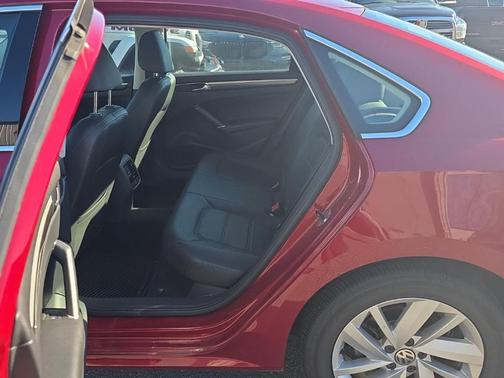 2018 Volkswagen Passat 2.0T SE