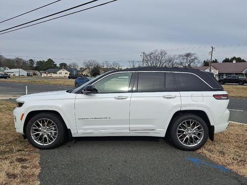 2025 Jeep Grand Cherokee Summit