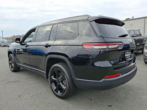 2022 Jeep Grand Cherokee L Laredo