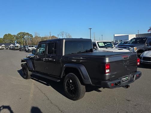 2022 Jeep Gladiator Sport
