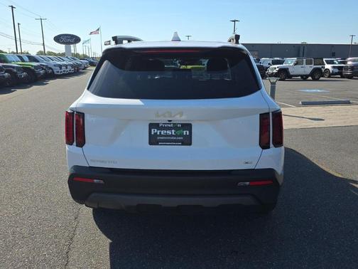 Glacial White Pearl 2023 Kia Sorento X-Line S