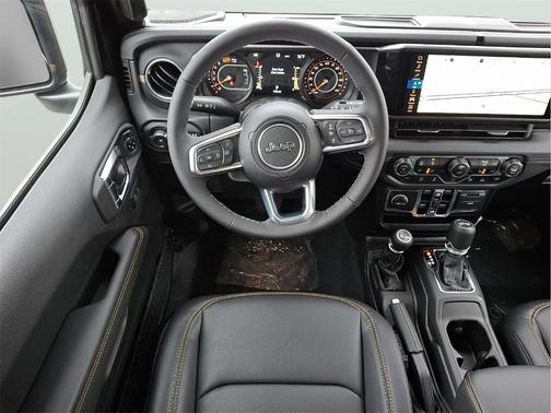 Black Clearcoat 2025 Jeep Wrangler Sahara