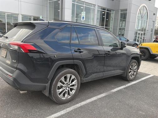 2024 Toyota RAV4 XLE Premium