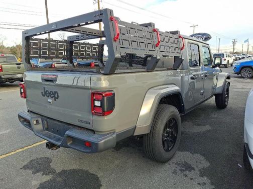 2021 Jeep Gladiator Sport
