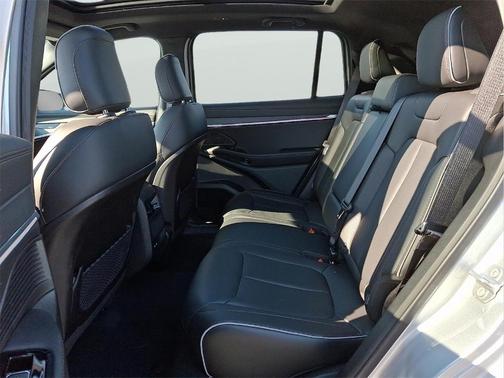 Silver Zynith Clearcoat 2025 Jeep Wagoneer S Limited