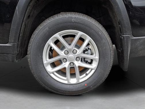 Diamond Black 2026 Jeep Grand Cherokee L Laredo