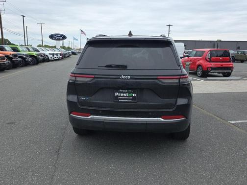 Diamond Black 2023 Jeep Grand Cherokee 4xe Base
