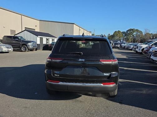 2022 Jeep Grand Cherokee 4xe Base