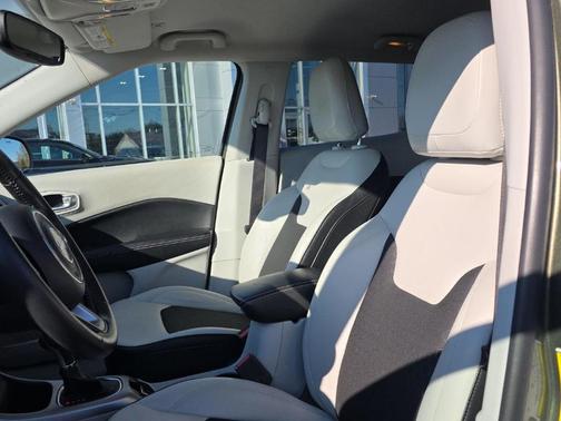 Olive Green Pearlcoat 2018 Jeep Compass Latitude