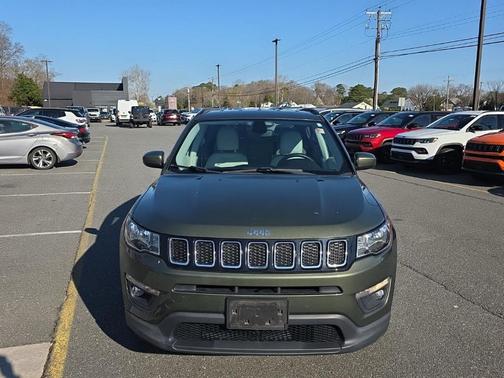 Olive Green Pearlcoat 2018 Jeep Compass Latitude