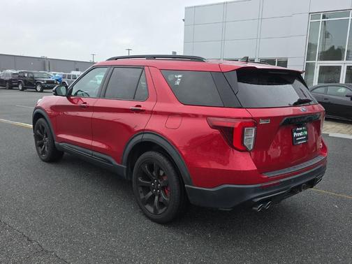 Rapid Red Metallic Tinted Clearcoat 2022 Ford Explorer ST