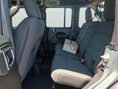 Anvil Clearcoat 2026 Jeep Wrangler Sport