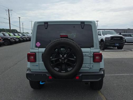 Earl Clearcoat 2024 Jeep Wrangler 4xe Sahara