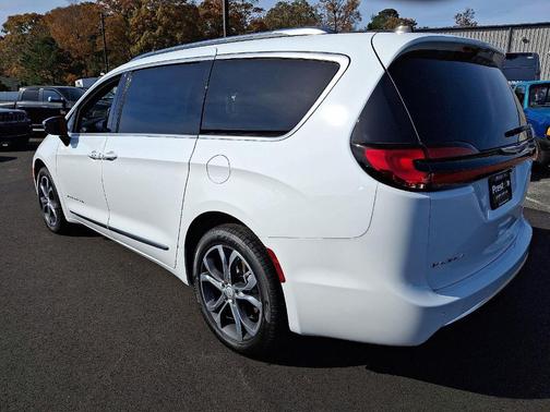 2026 Chrysler Pacifica Pinnacle