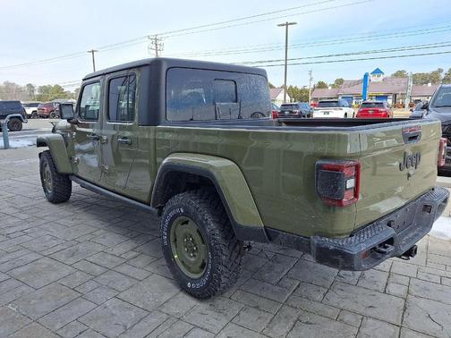 2026 Jeep Gladiator Sport