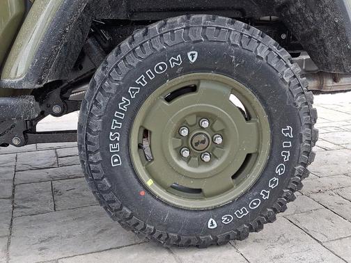 2026 Jeep Gladiator Sport