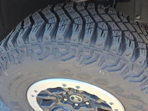 Azure Gray Metallic 2024 Ford Bronco Badlands