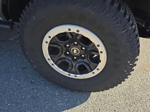 Azure Gray Metallic 2024 Ford Bronco Badlands