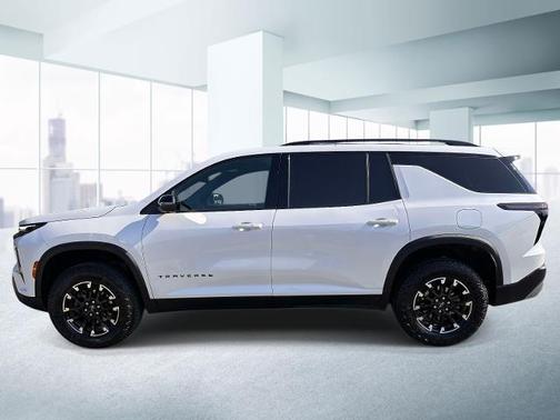 Iridescent Pearl Tricoat 2024 Chevrolet Traverse Z71