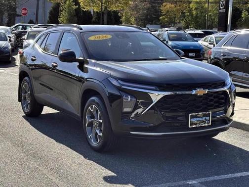 Mosaic Black Metallic 2026 Chevrolet Trax LT