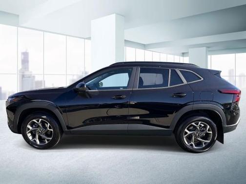 Mosaic Black Metallic 2026 Chevrolet Trax LT
