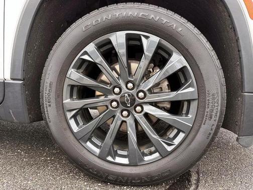 Summit White 2023 Chevrolet Traverse RS