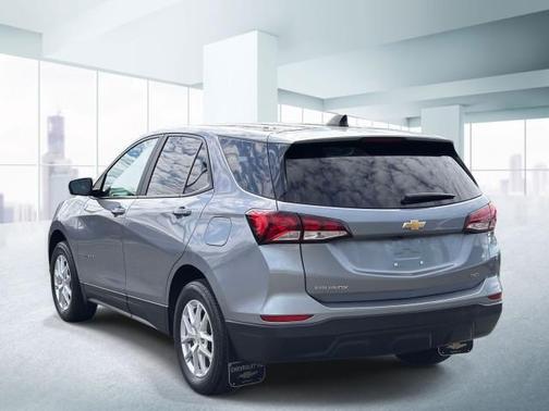 Sterling Gray Metallic 2023 Chevrolet Equinox LS