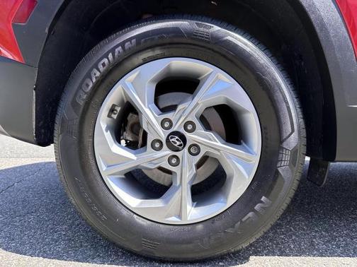 2022 Hyundai TUCSON SE