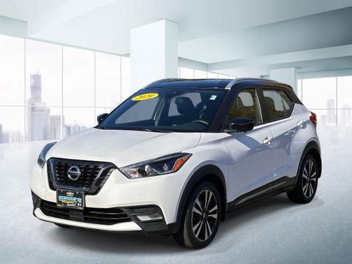 Aspen White / Super Black 2020 Nissan Kicks SR