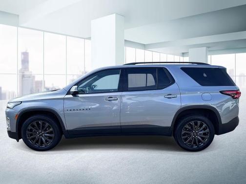 Sterling Gray Metallic 2023 Chevrolet Traverse RS