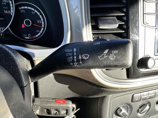 2016 Volkswagen Beetle 1.8T S