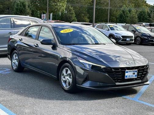 2021 Hyundai ELANTRA SE