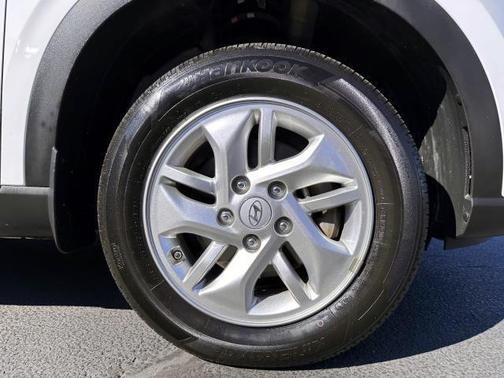 2024 Hyundai VENUE SE