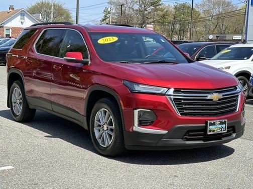 2023 Chevrolet Traverse LT Cloth