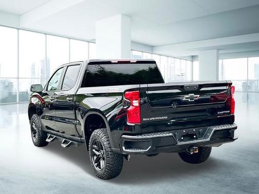 2022 Chevrolet Silverado 1500 Custom Trail Boss