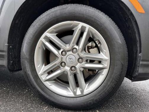 Gray 2023 Hyundai KONA SE