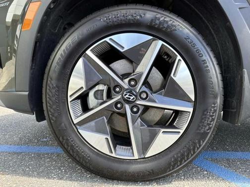 Green 2025 Hyundai TUCSON SEL