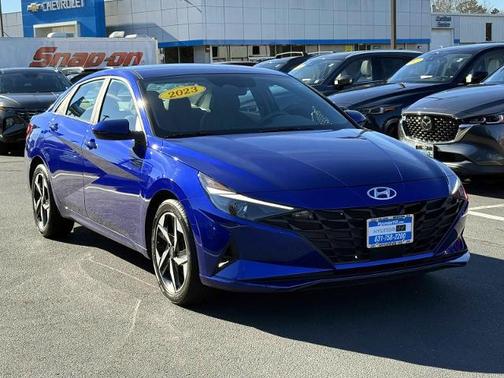 2023 Hyundai ELANTRA SEL